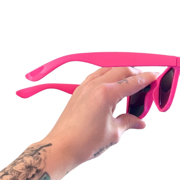 - Pink 🌸 sport sunglasses - Picture 2 of 2